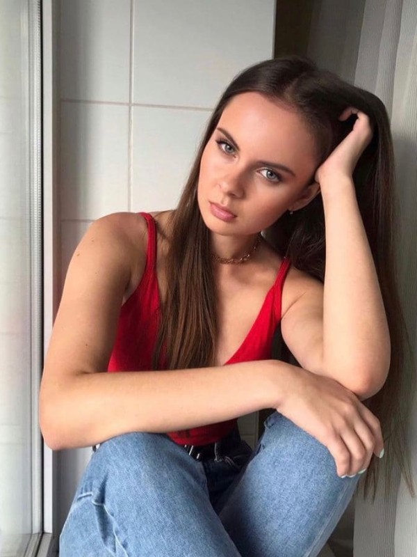 🎥 Лена привлекательная девушка из Белебей цена от 3500 руб